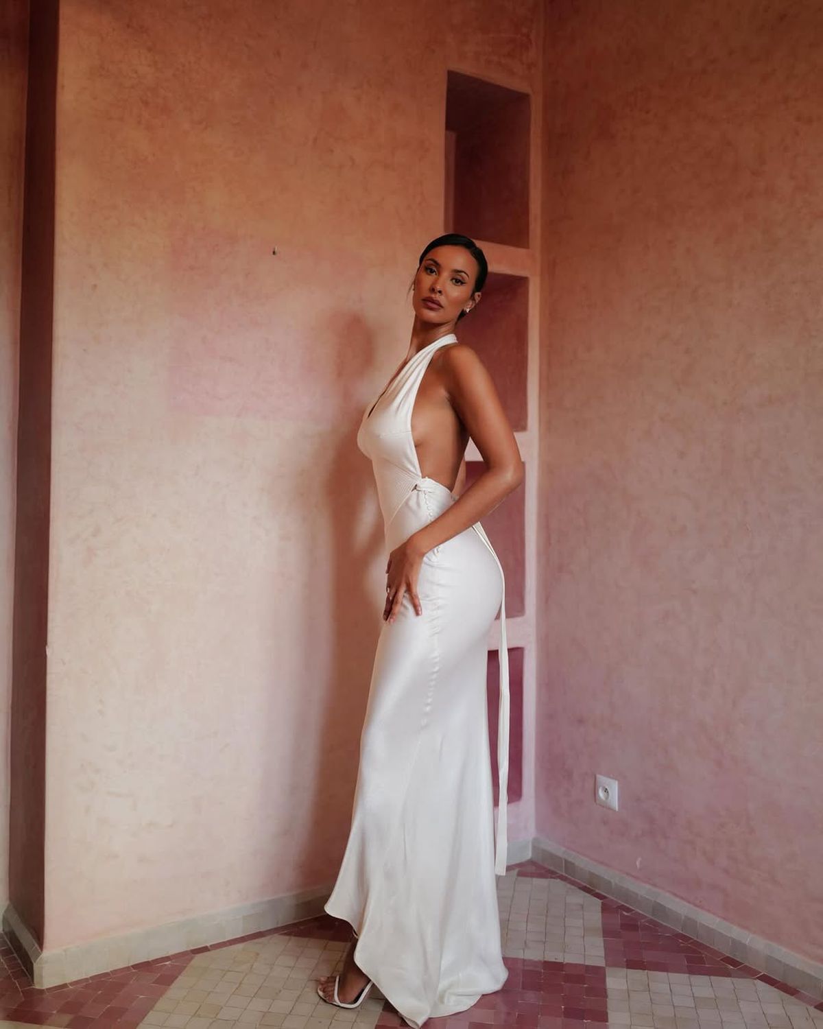 A confirmat idila dintre fotbalist și prezentatoarea de la Insula Iubirii » A urmat o replică furioasă: „Ieși! De asta nu vorbesc cu oameni mai în vârstă!”