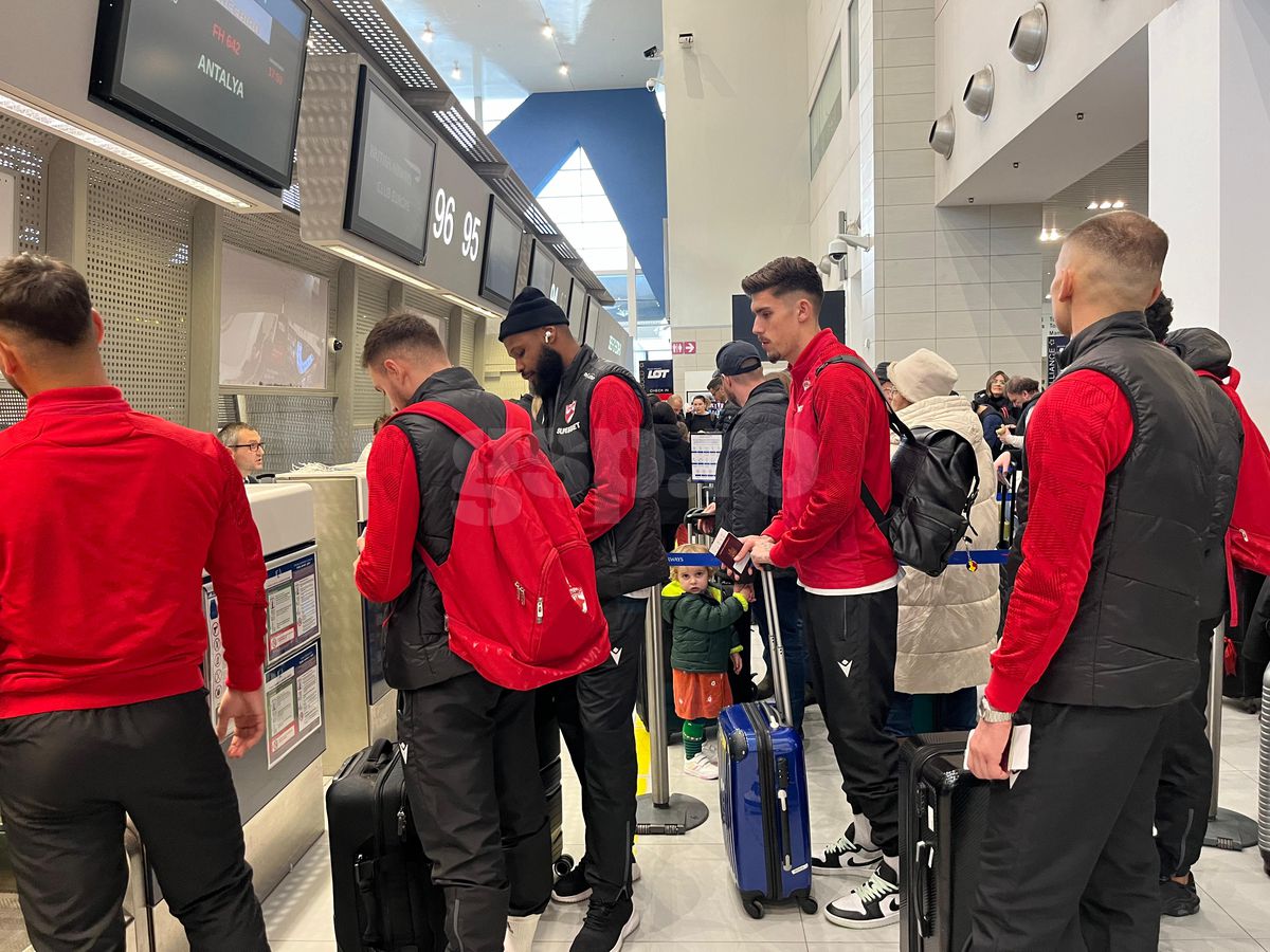 A semnat Kopic? Anunț făcut direct pe aeroport, înaintea plecării în Antalya + Situația la zi cu transferurile: „Am luat unul, mai vin 3”
