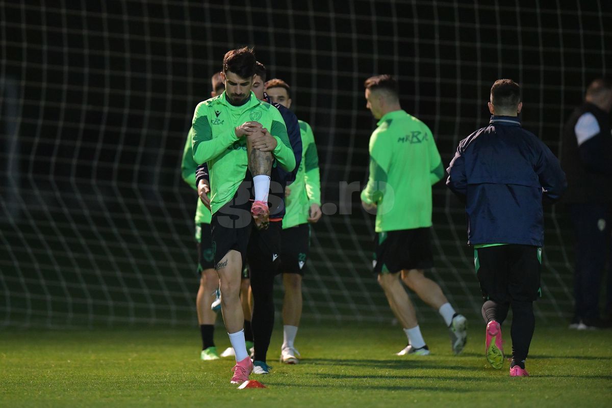 GSP a asistat la primul antrenament al lui Adrian Mutu la Petrolul! „Briliantul” nu s-a putut abține și a «îmblânzit» mingea