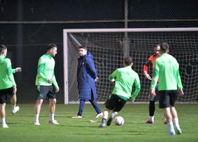GSP a asistat la primul antrenament al lui Adrian Mutu la Petrolul! „Briliantul” nu s-a putut abține și a «îmblânzit» mingea