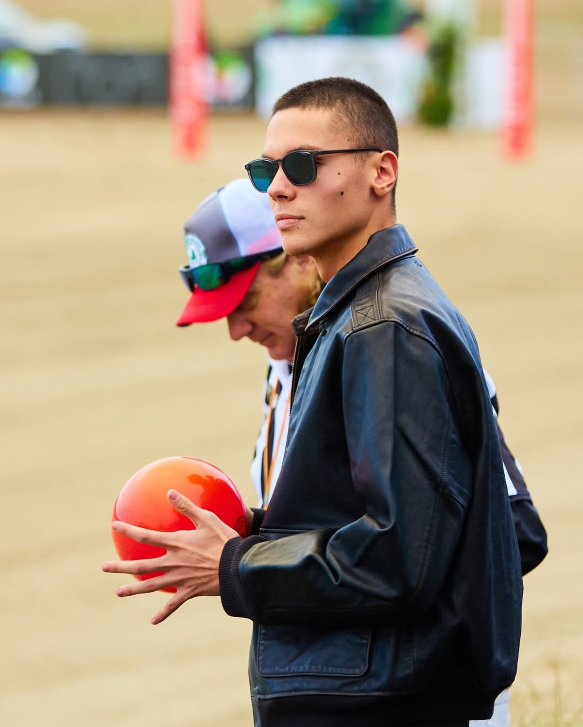 David Popovici i s-a destăinuit lui Micutzu: „Un membru al familiei se confruntă cu dependența de droguri și jocuri de noroc” + Drumul de la copilul agresat de antrenoare la campionul olimpic