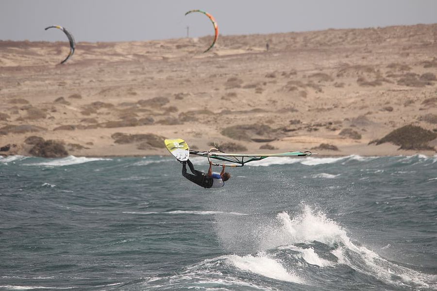 Iată ce opțiuni ai pentru o vacanță în Tenerife cu tentă sportivă!