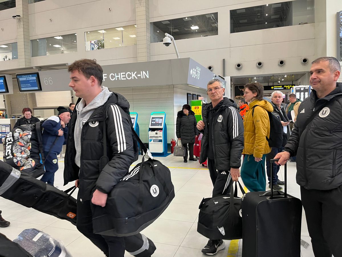 4 echipe din Superliga, în același avion spre Antalya » Surpriză în bagaj: „Mi-am luat cartea despre Rusia. Confirmă ce bănuiam”
