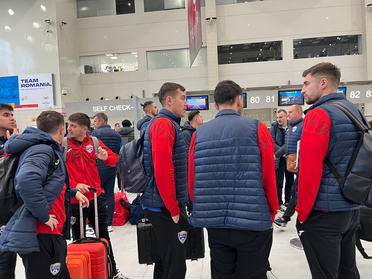 4 echipe din Superliga, în același avion spre Antalya » Surpriză în bagaj: „Mi-am luat cartea despre Rusia. Confirmă ce bănuiam”