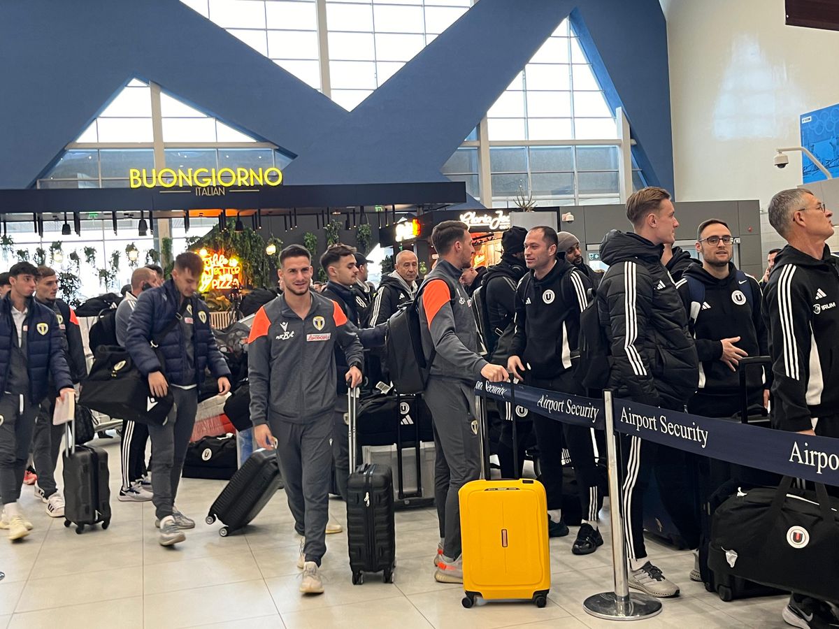 4 echipe din Superliga, în același avion spre Antalya » Surpriză în bagaj: „Mi-am luat cartea despre Rusia. Confirmă ce bănuiam”