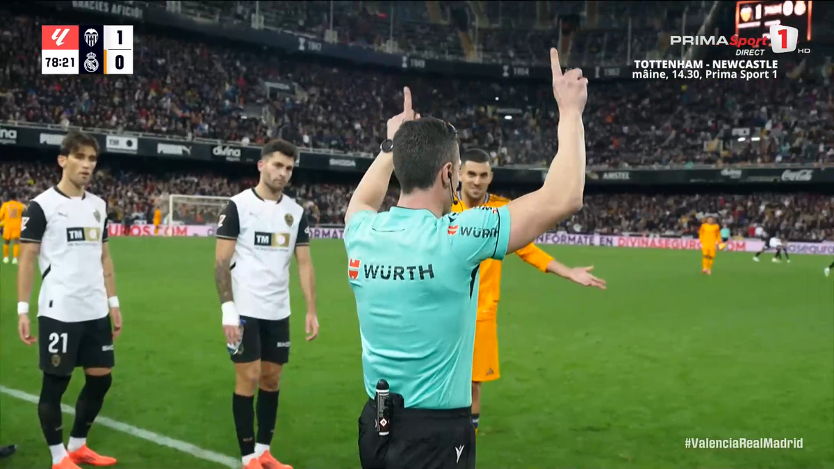 Gestul golănesc i-a adus direct cartonașul ROȘU! Vinicius, un car de nervi la primul meci din 2025