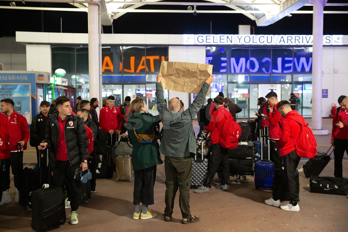 Dinamo a ajuns în Antalya » Din Turcia, „câinii” anunță categoric: „Locul nostru e în play-off!”