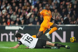 Valencia - Real Madrid, restanță runda #12 din La Liga » Surpriză pe Mestalla: Valencia deschide scorul