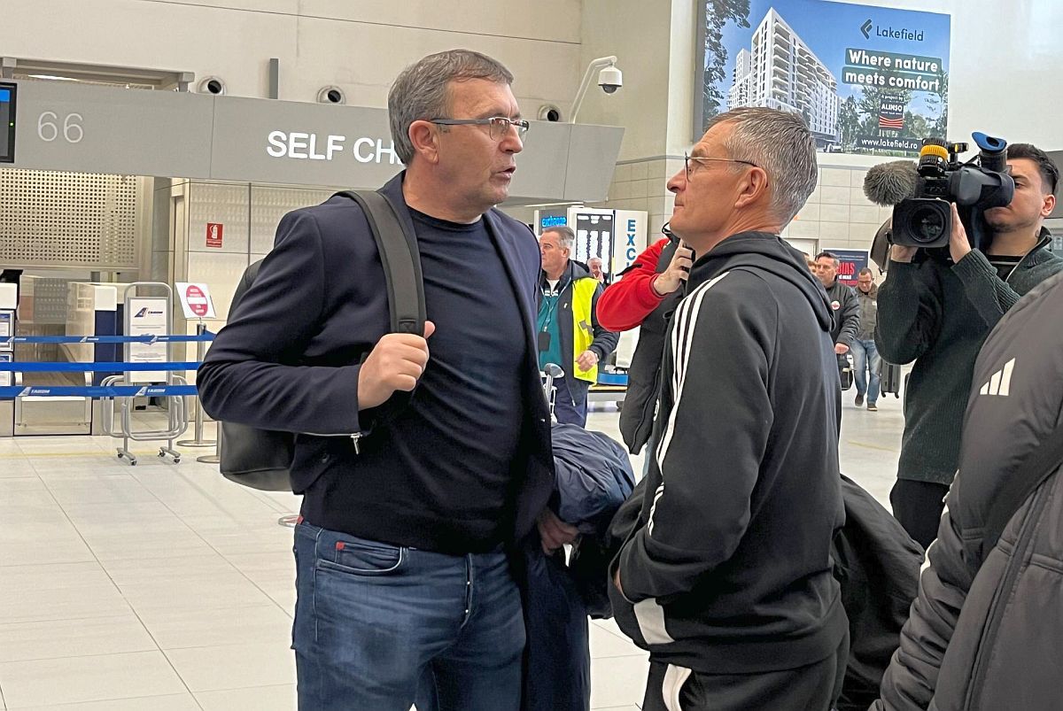 4 echipe din Superliga, în același avion spre Antalya » Surpriză în bagaj: „Mi-am luat cartea despre Rusia. Confirmă ce bănuiam”