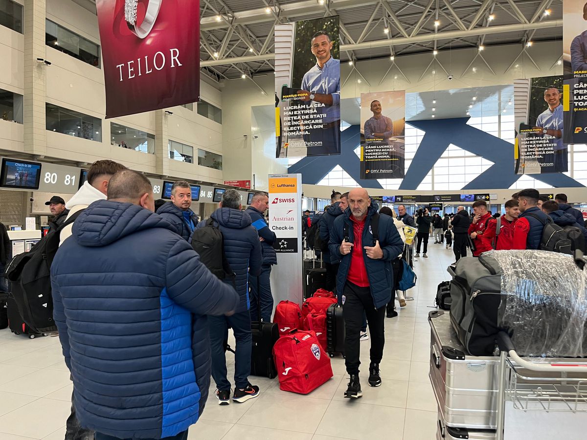 4 echipe din Superliga, în același avion spre Antalya » Surpriză în bagaj: „Mi-am luat cartea despre Rusia. Confirmă ce bănuiam”