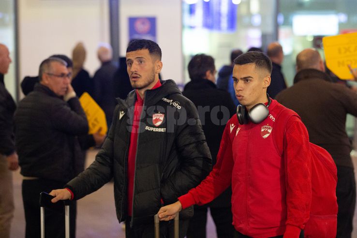 Sosirea dinamoviştilor în Antalya: Selmani & Catalin Cirjan. FOTO: Ionuţ Iordache (GSP)