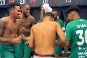 După ce l-au bătut pe Ronaldo, englezul Toney și colegii au dansat pe o manea românească