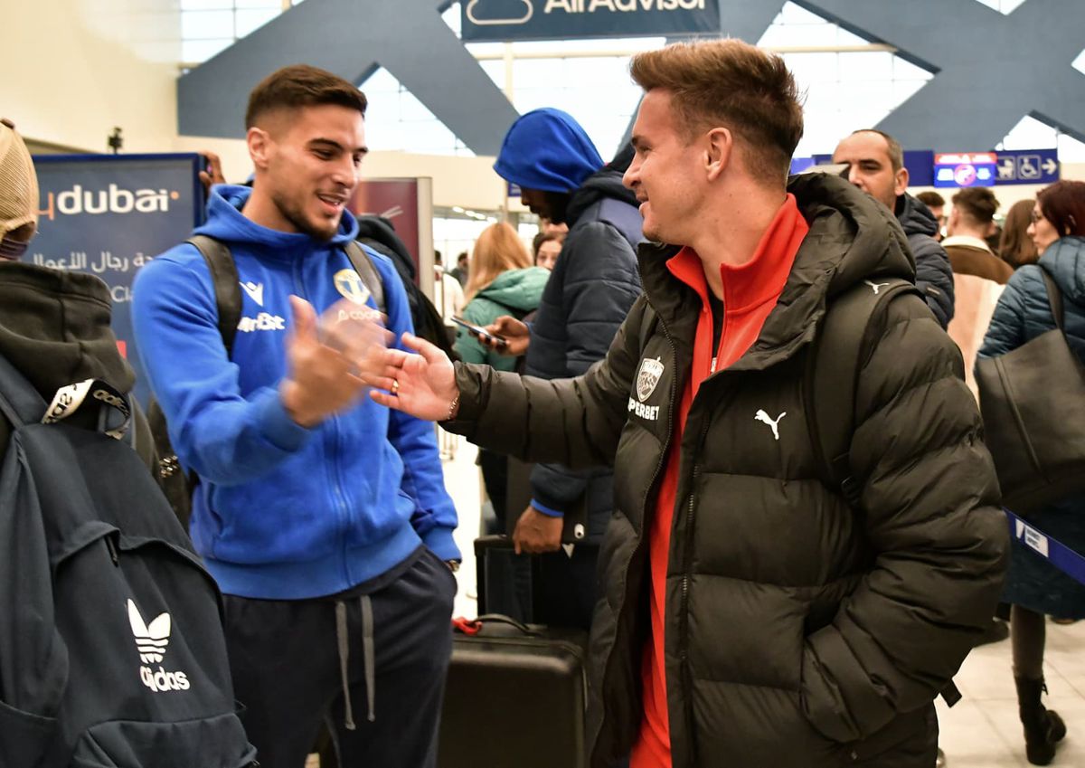 Dinamo a decolat azi spre Antalya cu Eissat în lot » Zeljko Kopic: „Cu toții așteptam mai multe transferuri!”. Ce a spus despre Vătăjelu