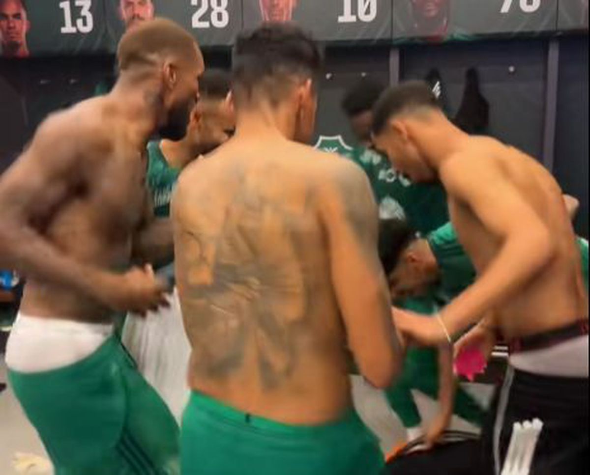 După ce l-au bătut pe Ronaldo, englezul Toney și colegii au dansat pe o manea românească