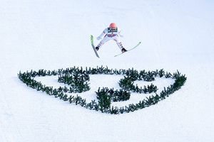 Etapa 3 în Turneul celor 4 Trambuline: Prevc a dezamăgit complet la Innsbruck, austriecii au dominat acasă