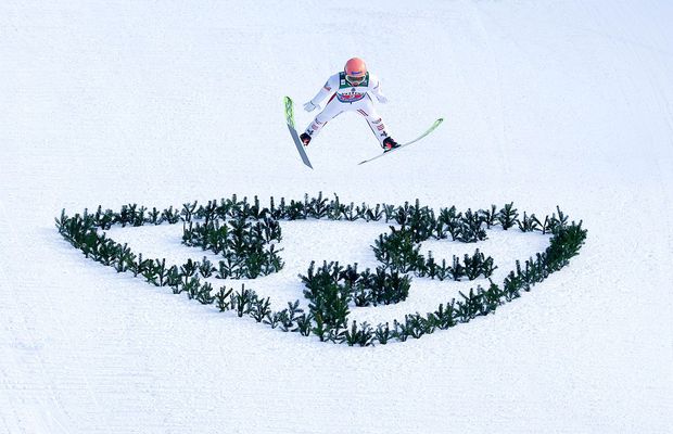 Etapa 3 în Turneul celor 4 Trambuline: Prevc a dezamăgit complet la Innsbruck, austriecii au dominat acasă