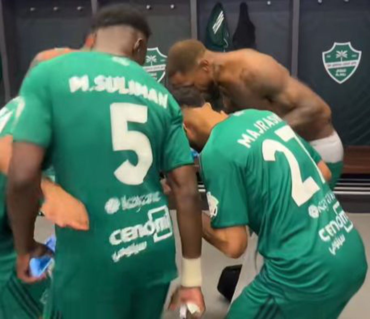 După ce l-au bătut pe Ronaldo, englezul Toney și colegii au dansat pe o manea românească