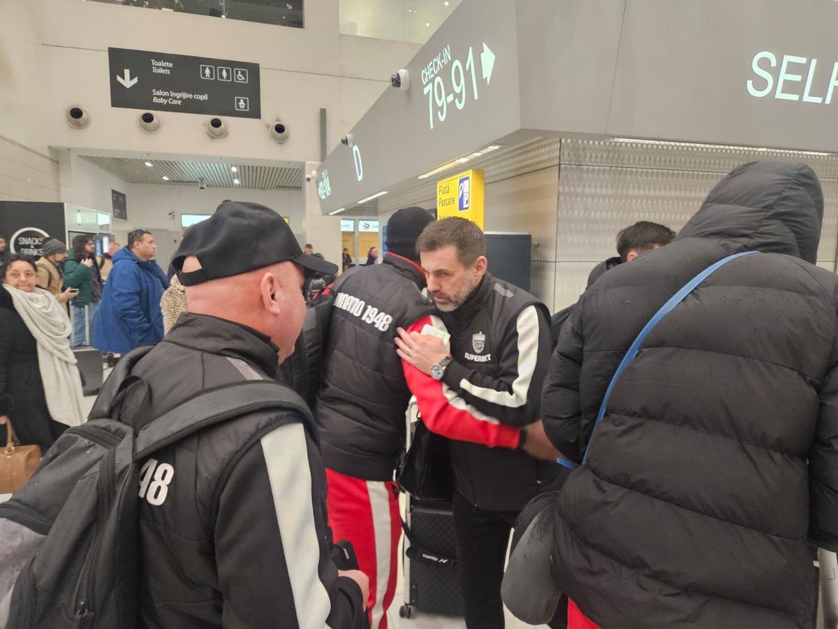 Dinamo a decolat azi spre Antalya cu Eissat în lot » Zeljko Kopic: „Cu toții așteptam mai multe transferuri!”. Ce a spus despre Vătăjelu