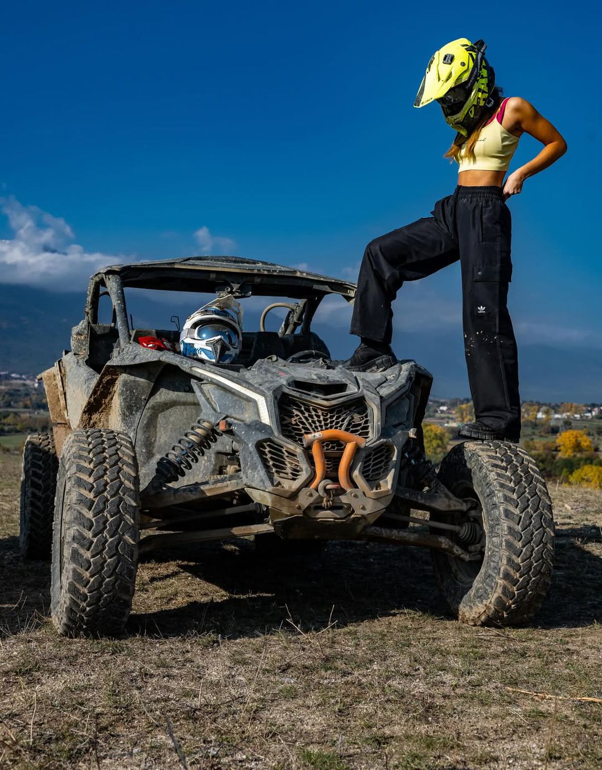 Prezentatoarea Jolie Sharp. Foto: Instagram