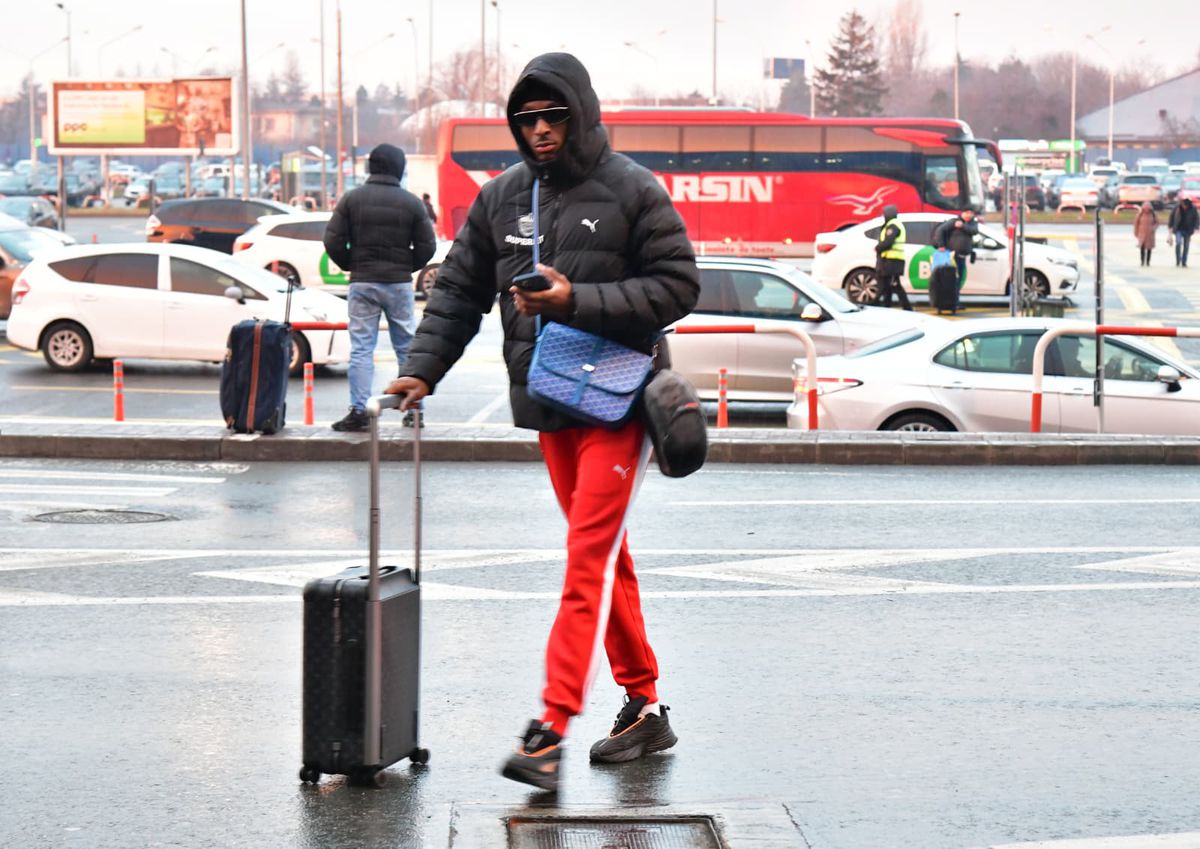 „I-am zis lui Dani Coman că vrea să mă dea afară” » Bogdan Andone, în formă pe aeroport: ce se întâmplă cu Caio și Mario Tudose