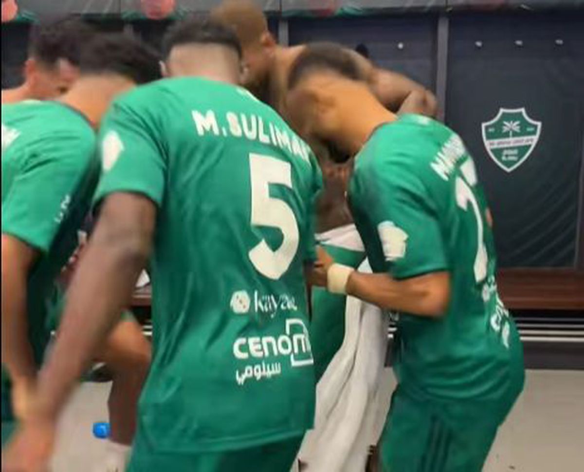 După ce l-au bătut pe Ronaldo, englezul Toney și colegii au dansat pe o manea românească