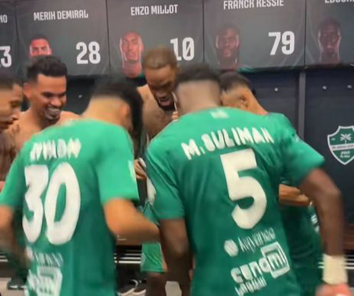 După ce l-au bătut pe Ronaldo, englezul Toney și colegii au dansat pe o manea românească