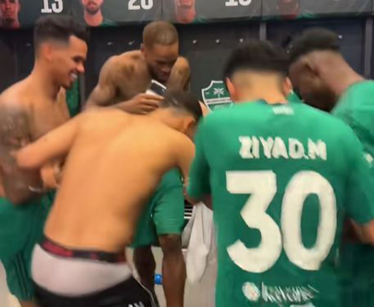 După ce l-au bătut pe Ronaldo, englezul Toney și colegii au dansat pe o manea românească