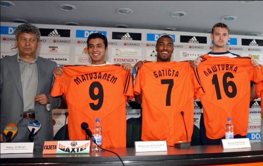 Francelino Matuzalem, la prezentarea oficială la Shakhtar Donetsk în iulie 2004 „Guardiola mă dorea bodyguard la Barcelona! Lucescu, cel mai bun antrenor!” » Fotbalul l-a salvat de droguri: „Aș fi ajuns în cimitir”