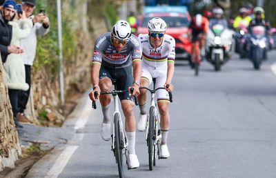 Cum îl vede un câștigător al celor trei Mari Tururi pe Tadej Pogacar: „Acolo nu este de ajuns forța pură”