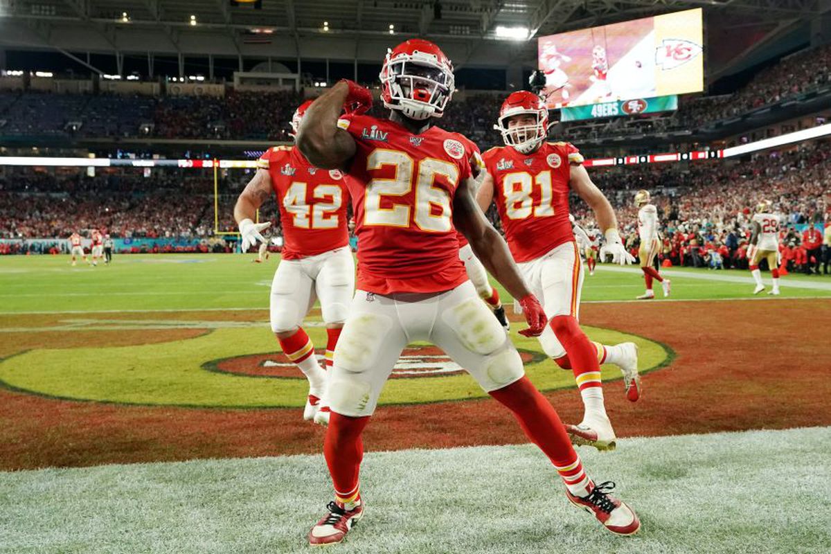 SUPER BOWL LIV » Kansas City Chiefs e noua campioană, după ce a învins San Francisco 49ers