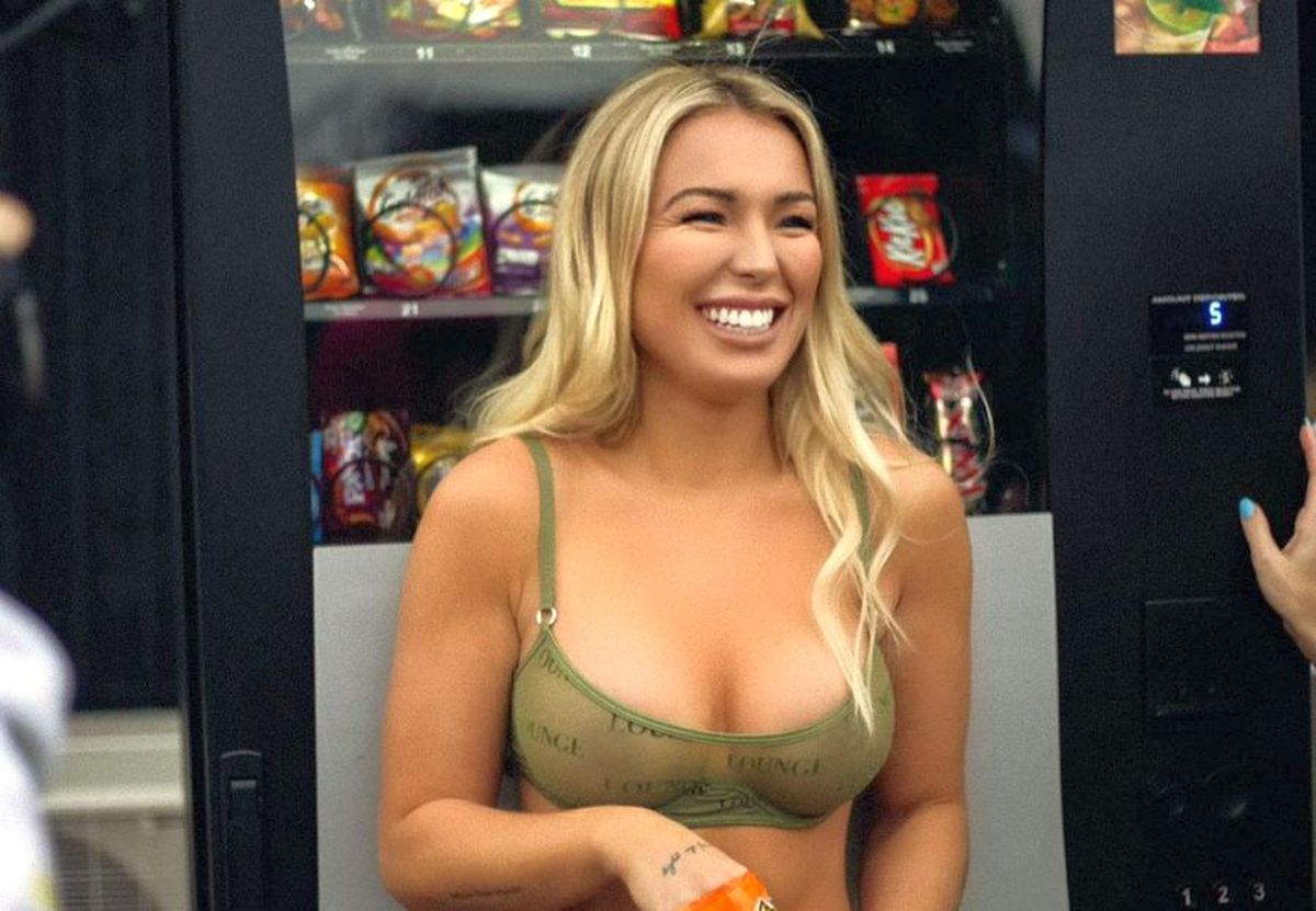 SUPER BOWL LIV // VIDEO + FOTO Ea e urmașa lui Kinsey Wolanski: în ce vestimentație a încercat să pătrundă pe teren la Super Bowl