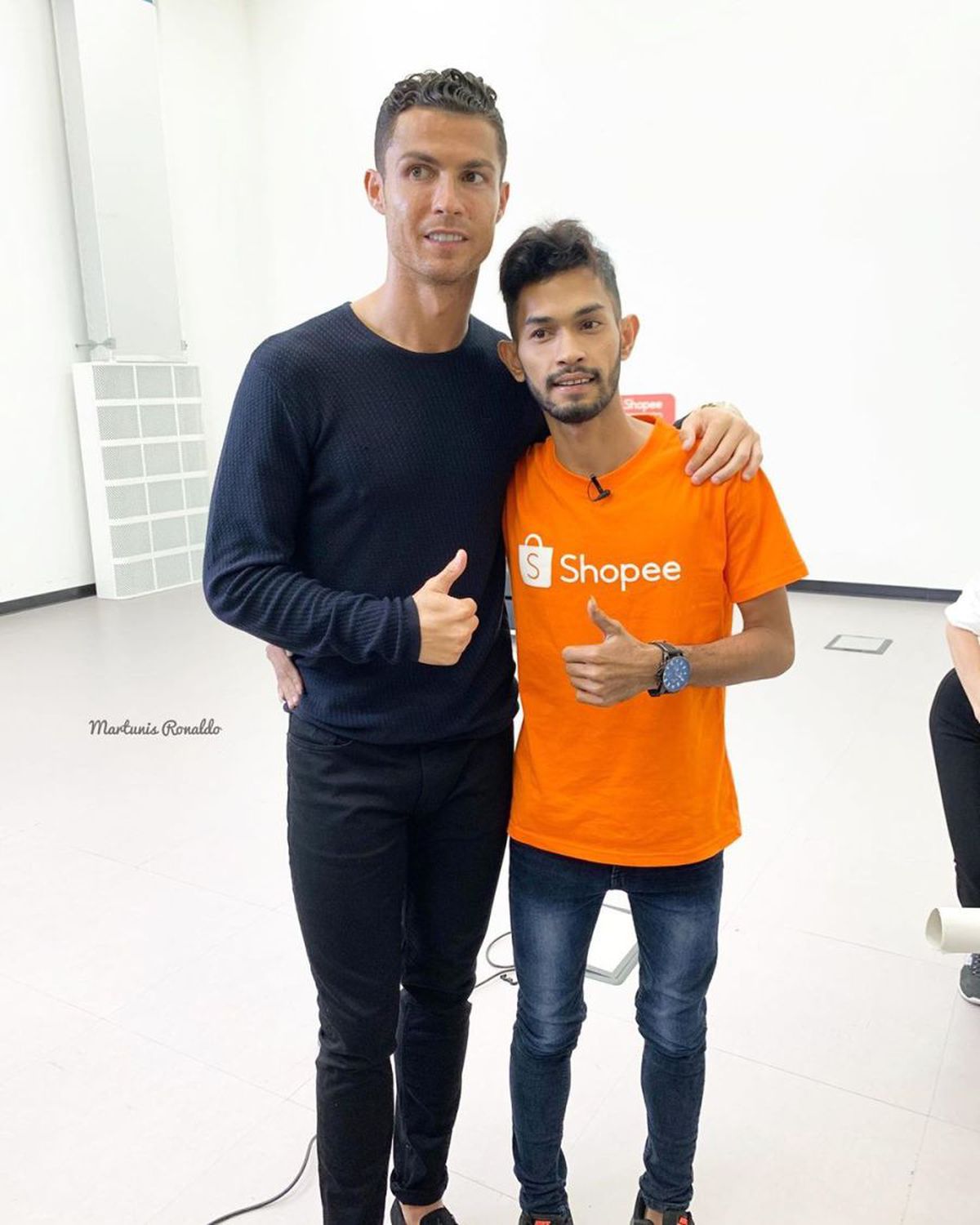 FOTO și VIDEO Avea doar 7 ani când a supraviețuit unui tsunami care a ras un oraș de pe hartă! Acum se însoară și invitat special e Cristiano, care a avut grija de el