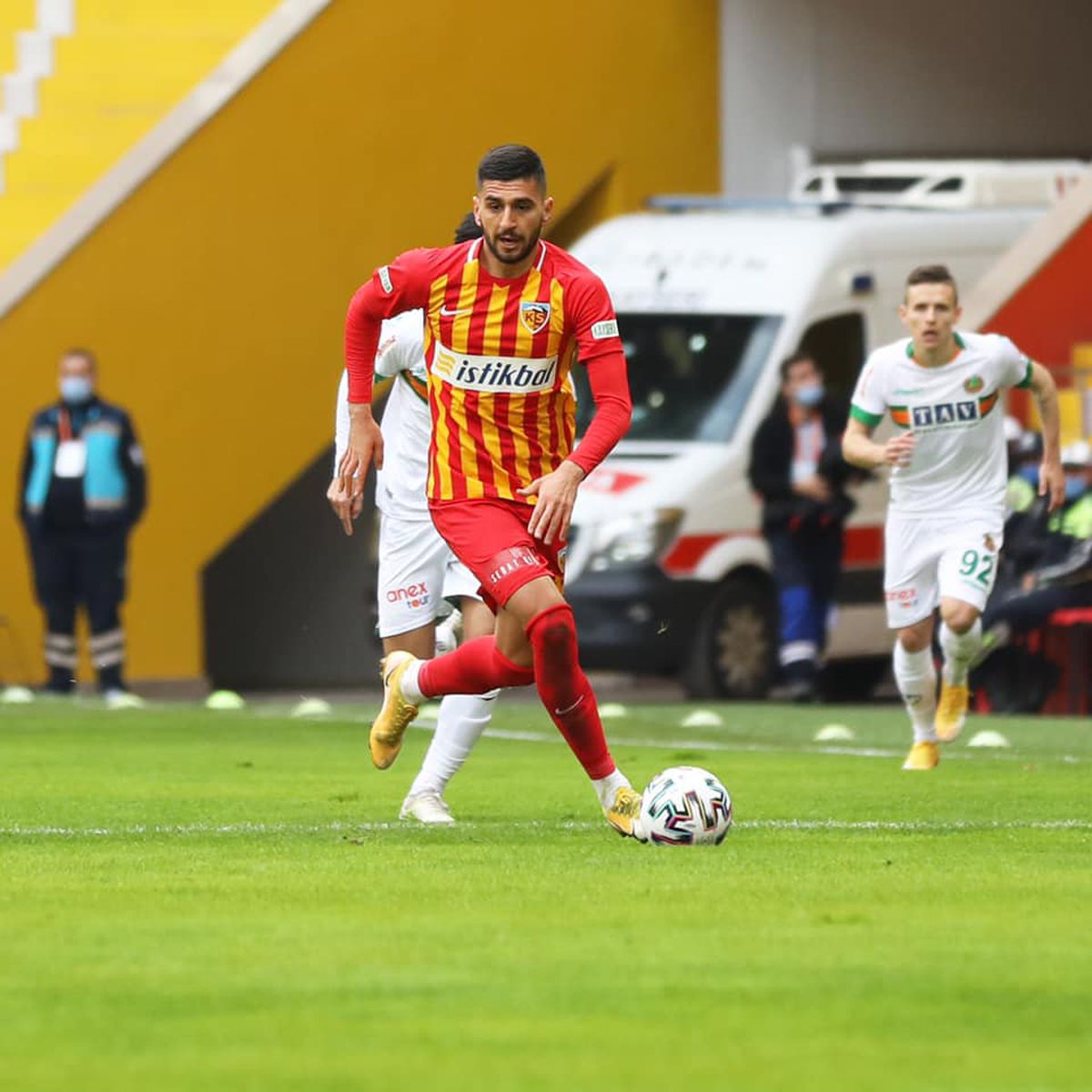 Dan Petrescu a erupt după ultimul meci: „Arbitrul a fost împotriva noastră! O decizie a schimbat totul”