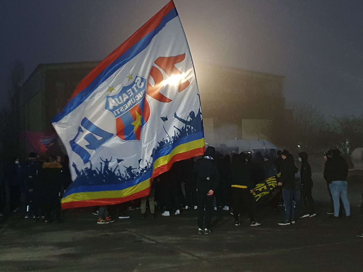 Dinamo - FCSB. Peluza Nord, 3 mesaje dure și un derapaj la adresa PCH: „Faceți chetă să jucați / De Liga 2 să scăpați”