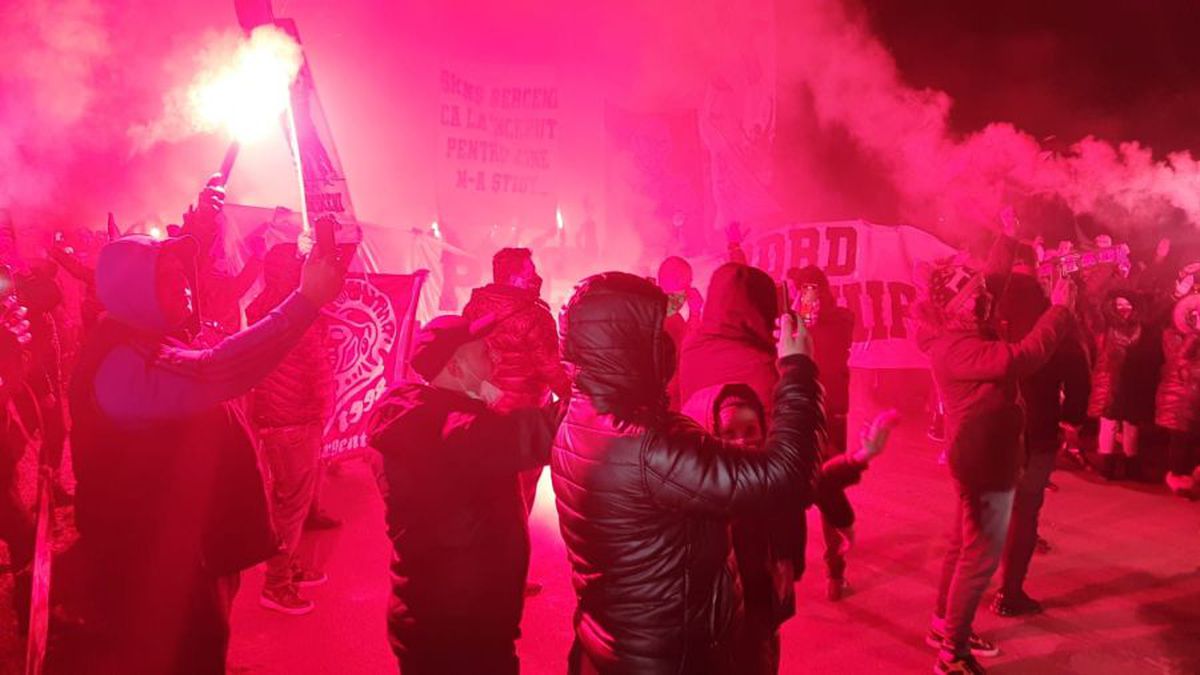 DINAMO - FCSB. VIDEO Ca în vremurile bune! Atmosfera creată de suporterii roș-albaștrilor înainte de Derby de România