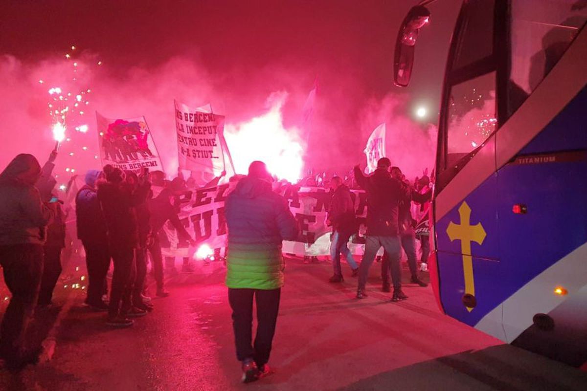 DINAMO - FCSB. VIDEO Ca în vremurile bune! Atmosfera creată de suporterii roș-albaștrilor înainte de Derby de România