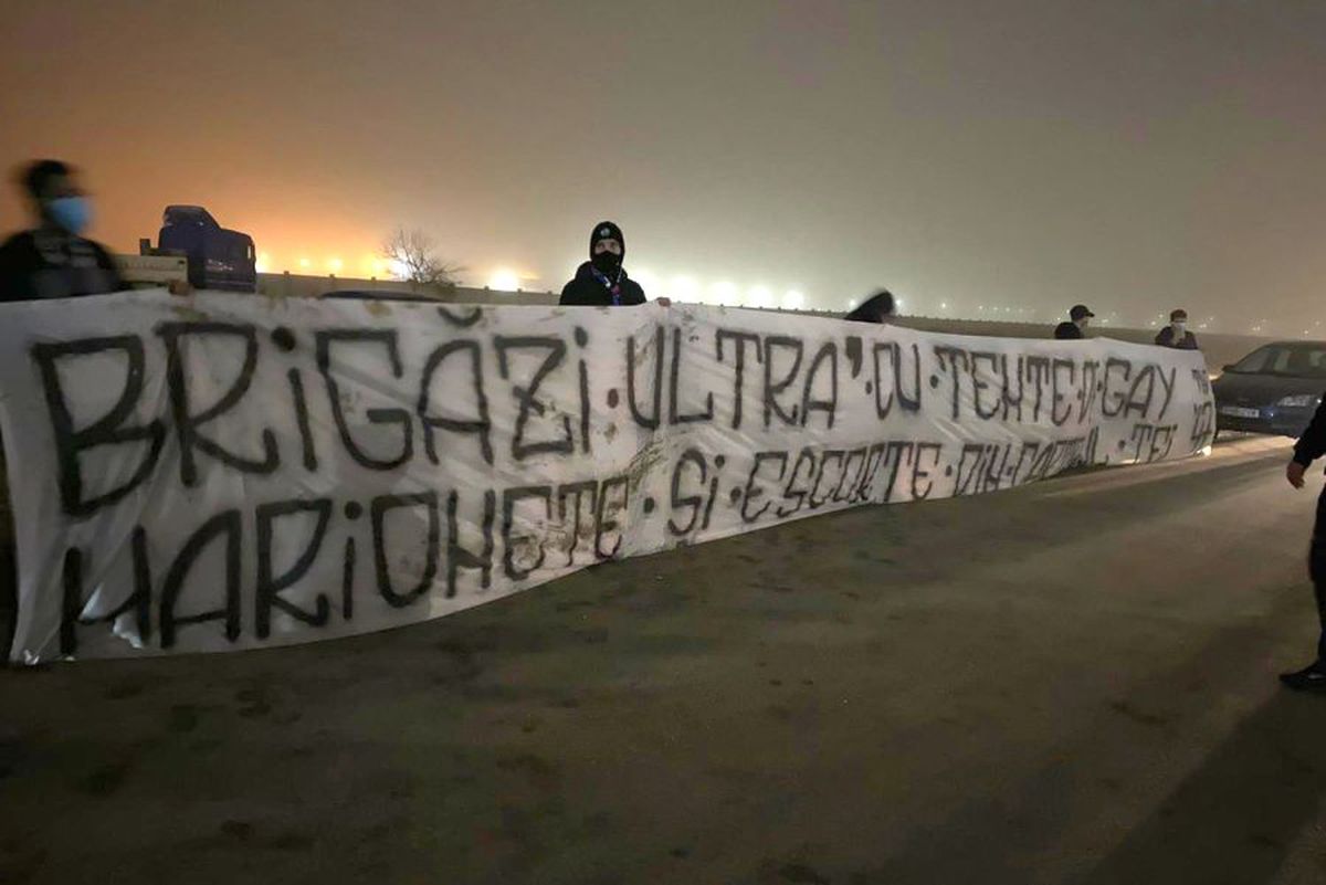 DINAMO - FCSB. VIDEO Ca în vremurile bune! Atmosfera creată de suporterii roș-albaștrilor înainte de Derby de România