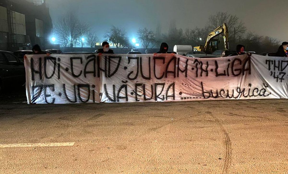 DINAMO - FCSB. VIDEO Ca în vremurile bune! Atmosfera creată de suporterii roș-albaștrilor înainte de Derby de România