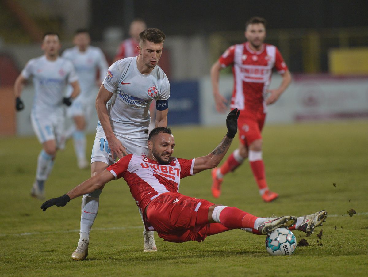 VIDEO Două transferuri de urgență la Dinamo: „Vreau să fie gata să intre cu FCSB în Cupă”