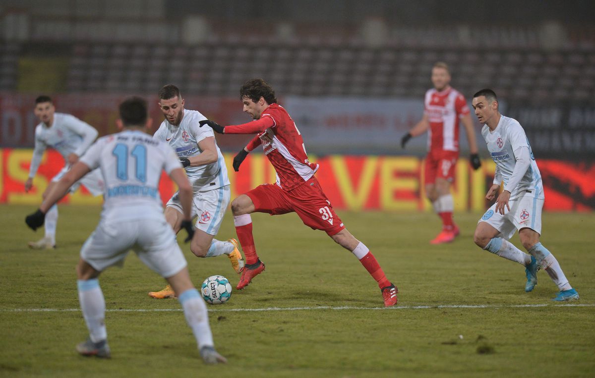 Probleme la Dinamo » Două lovituri încasate înaintea meciului din Bănie