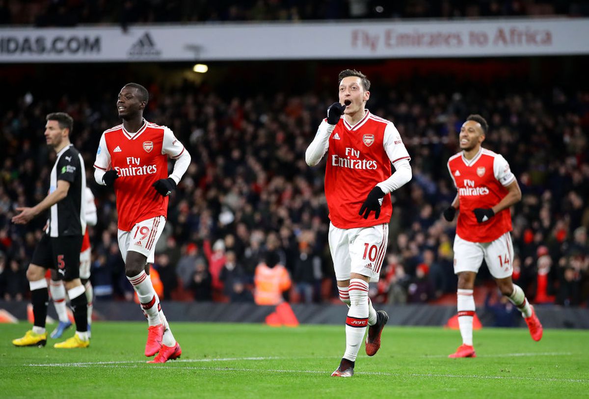 Surpriză uriașă în Turcia: Mesut Ozil s-a retras brusc din fotbal, după ce ieri fusese titular la İstanbul Başakşehir!