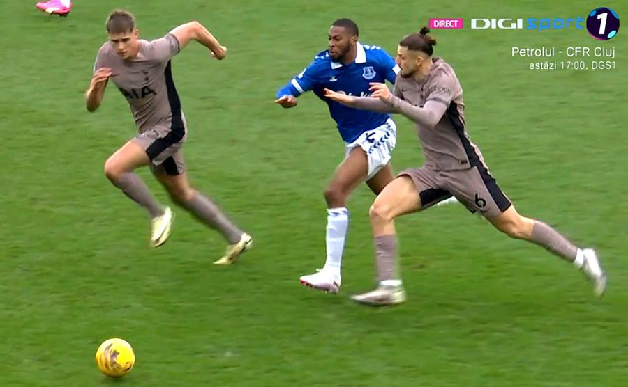 Drăgușin a jucat 11 minute în Everton - Tottenham. De ziua lui de naștere, românul a fost implicat în 3 faze