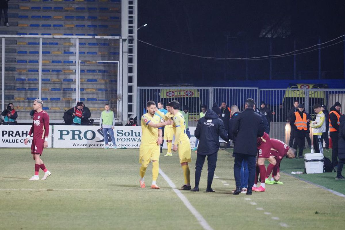 „E dezamăgire mare!” » Jucătorii Petrolului, dărâmați în vestiar după eșecul cu CFR Cluj: „E greu să vii la stadion”