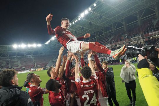 Andrei Borza (centru jos), foto: Raed Krishan (GSP)