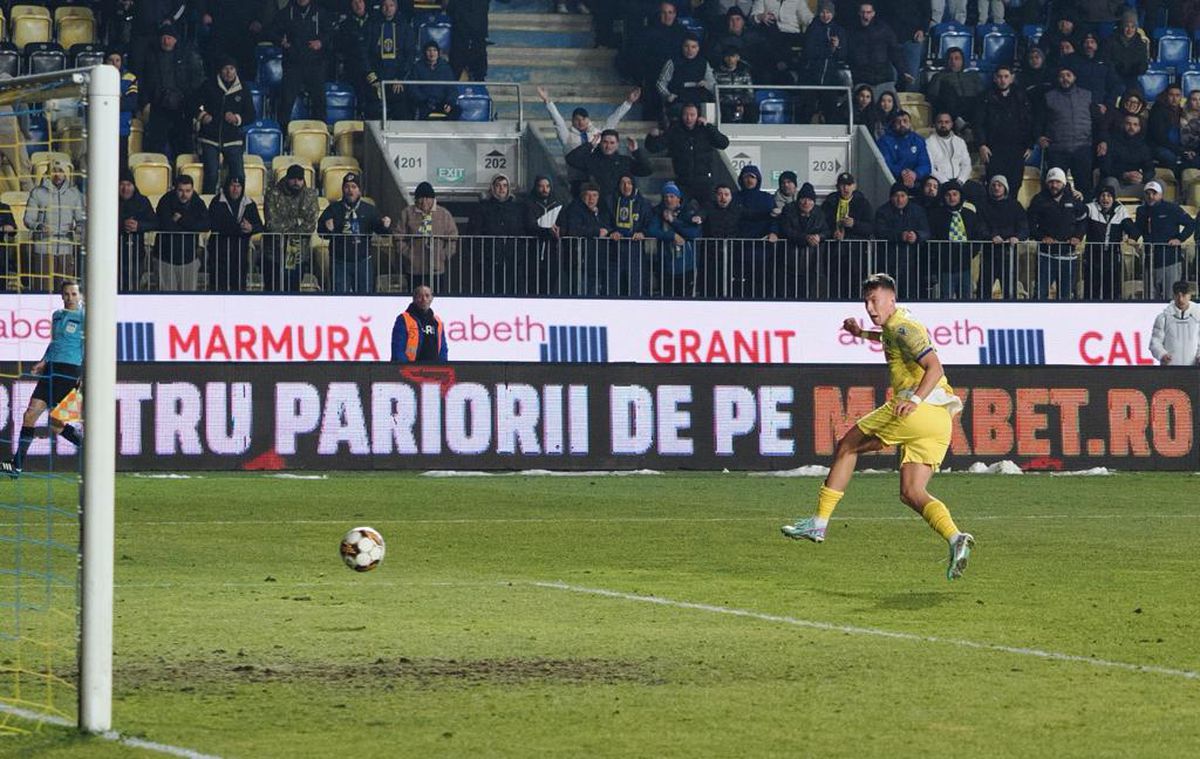 „E dezamăgire mare!” » Jucătorii Petrolului, dărâmați în vestiar după eșecul cu CFR Cluj: „E greu să vii la stadion”