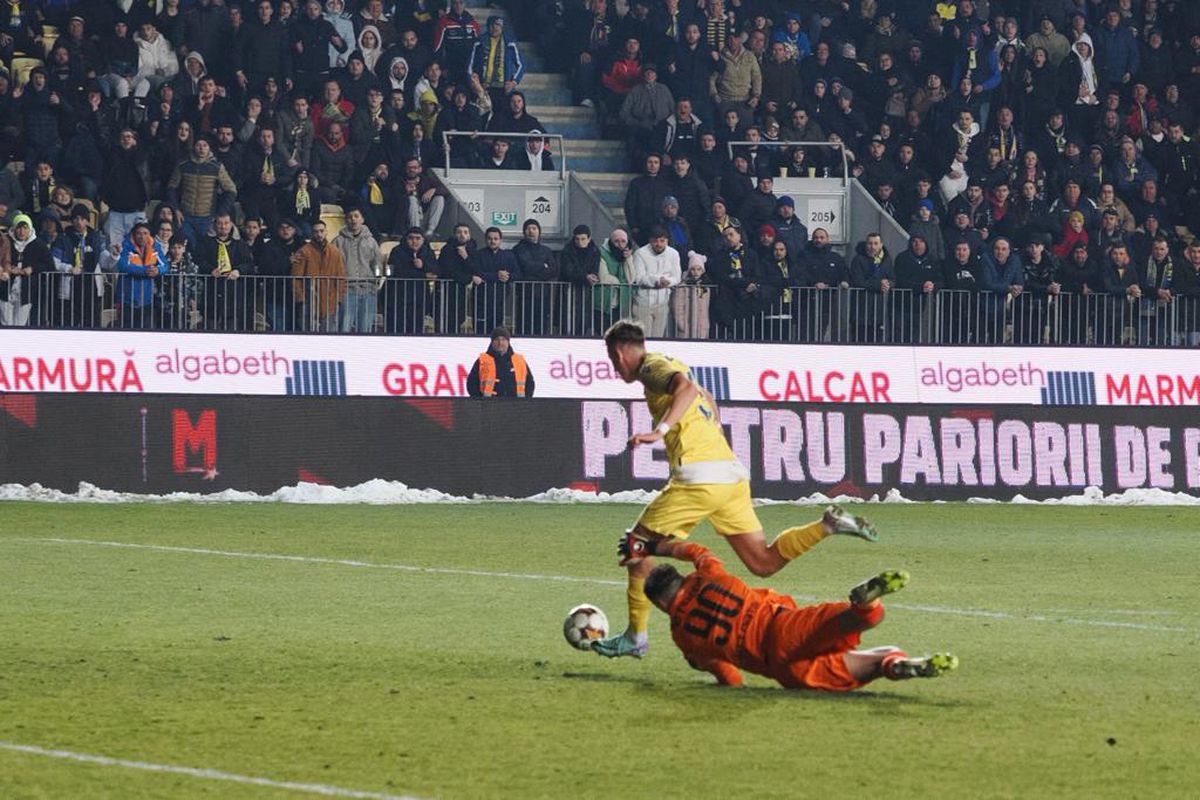 Petrolul - CFR, meci