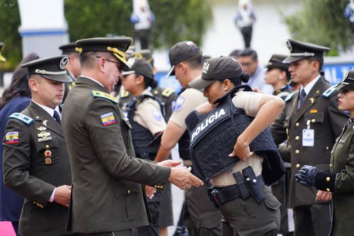 Polițiștii sunt pregătiți pentru a restabili ordinea în Ecuador // Foto: Imago