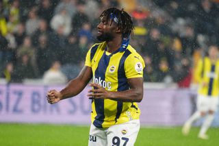 Jucătorul lui Fenerbahce s-a antrenat singur și așteaptă oferta lui Napoli