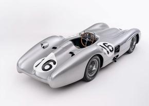 51 de milioane de euro pentru o mașină de colecție, pilotată de Fangio și Moss
