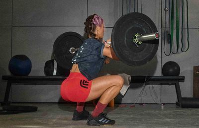 adidas prezintă noua colecție Optime, menită să îmbrace atleții, indiferent cât de îndrăznețe sunt mișcările lor, atât la sală, cât și pe stradă și o are ca protagonistă pe Antonela Roccuzzo